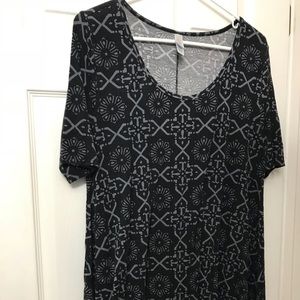 LuLaRoe Perfect Tee M